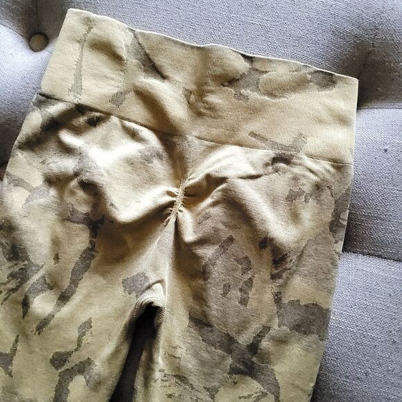 GymShark Adapt Tan Camo Seamless Sports Bra Legging Set Womens Small - Picture 11 of 12